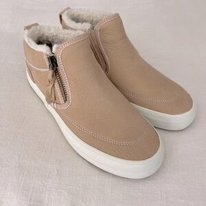 Sperry Crest Lug Side Cozy Sneaker Boot
